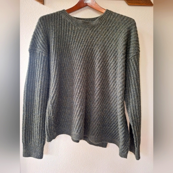 Vince Sweaters - Vince Wool Blend Asymmetric  Ribbed Dark Green Oversized Sweater Womens Size XS